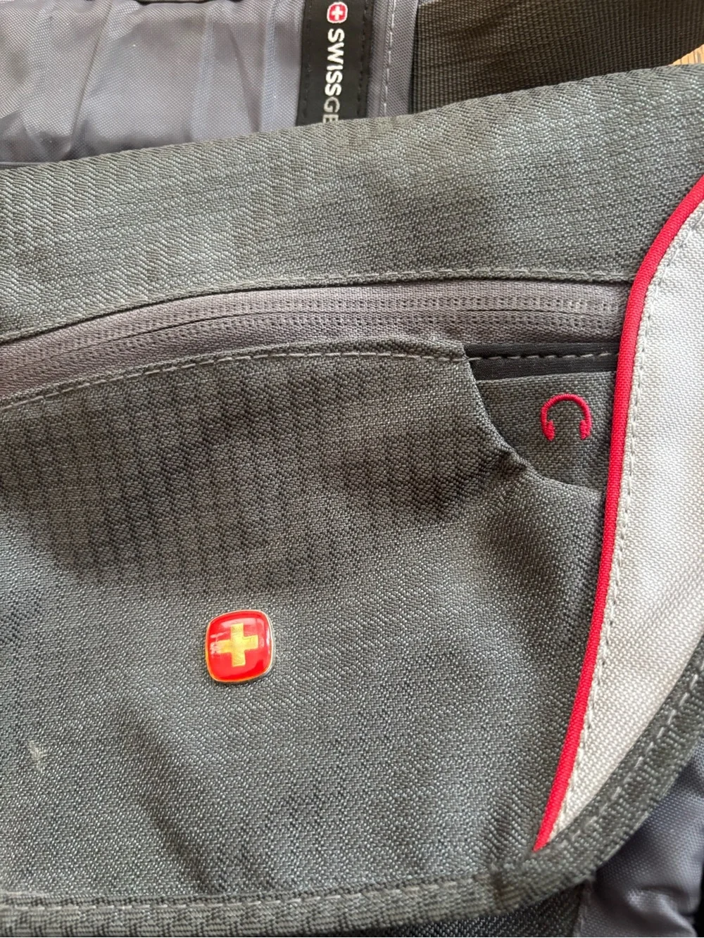 SwissGear Gray Messenger Bag with Red Accents